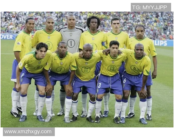 足球明星双拼壁纸高清图片分享让你随时感受足球魅力与激情的完美结合